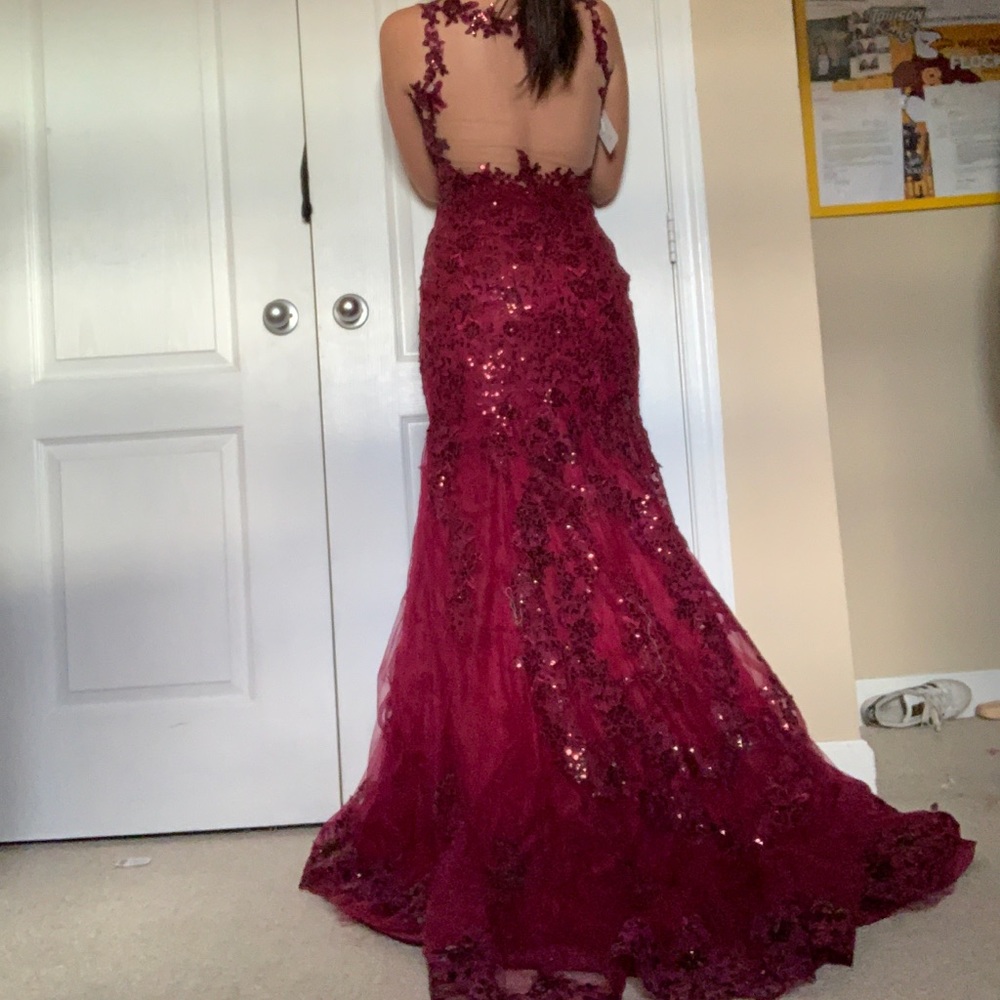 Nwt prom dress with long train